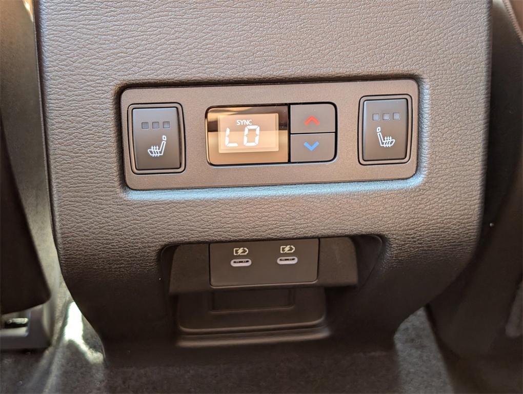 new 2025 Mitsubishi Outlander car, priced at $45,745