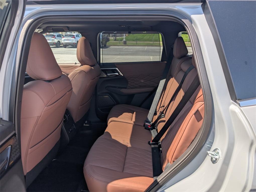 new 2025 Mitsubishi Outlander car, priced at $45,745