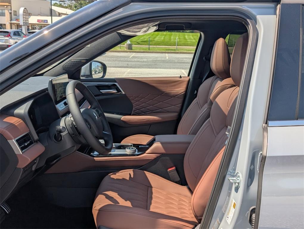 new 2025 Mitsubishi Outlander car, priced at $45,745