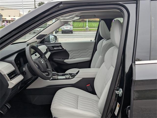 new 2025 Mitsubishi Outlander car, priced at $43,155