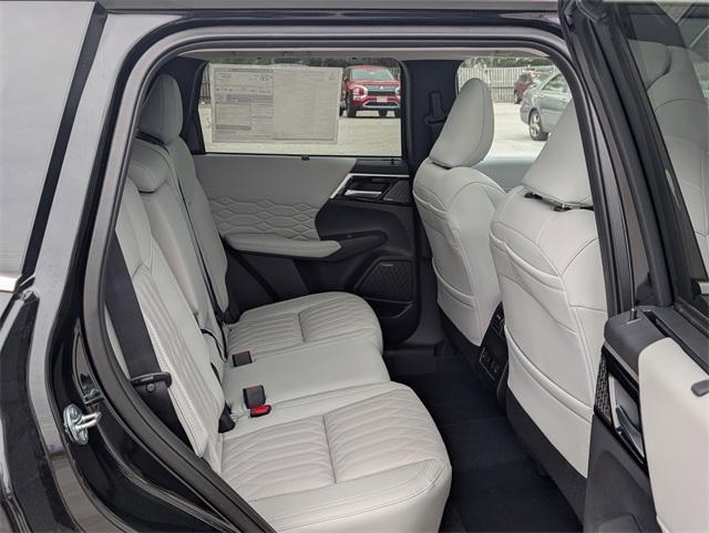 new 2025 Mitsubishi Outlander car, priced at $43,155