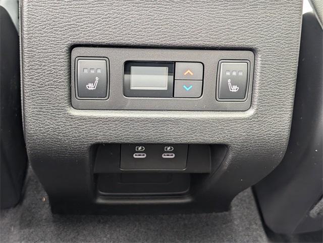 new 2025 Mitsubishi Outlander car, priced at $43,155