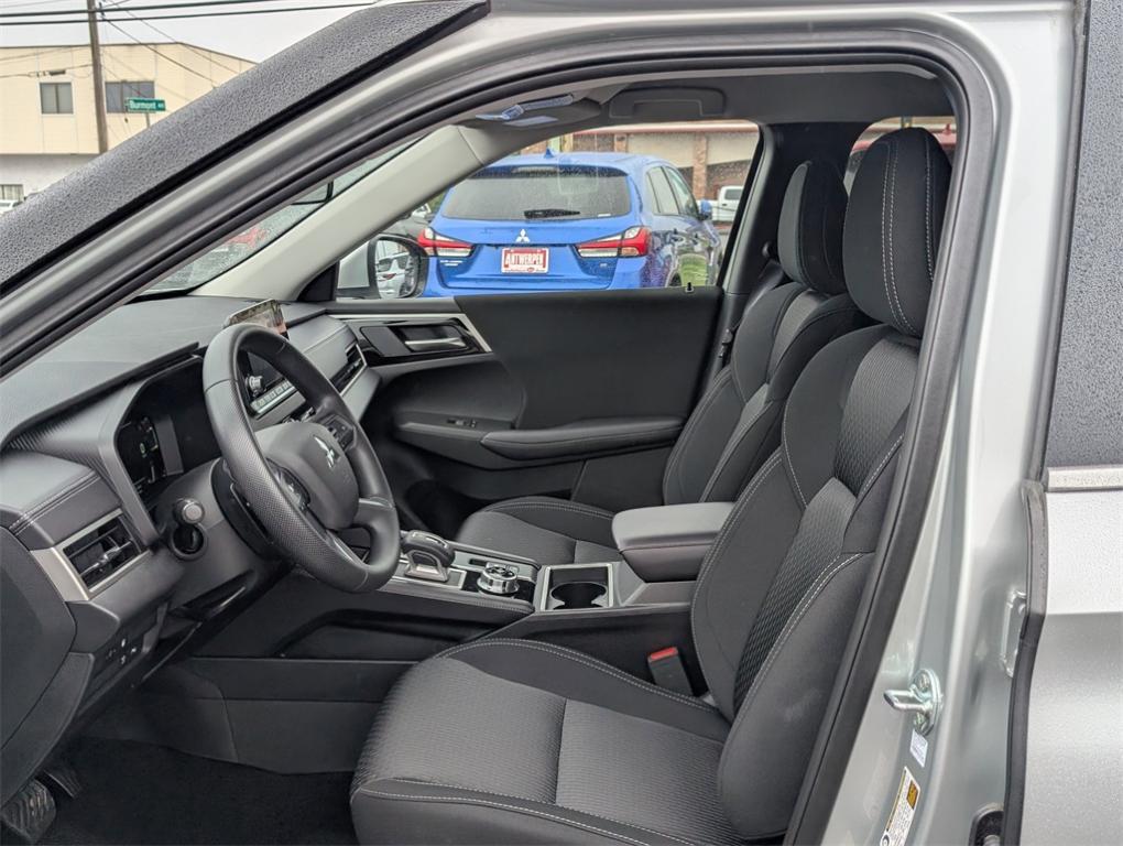 new 2025 Mitsubishi Outlander PHEV car, priced at $37,480