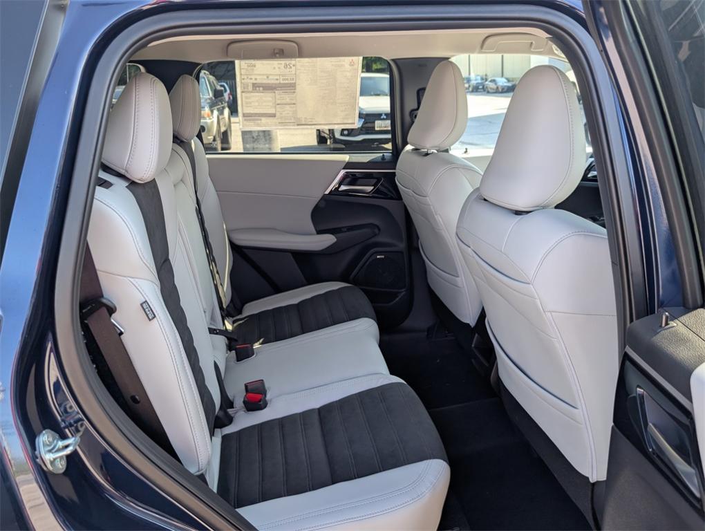 new 2025 Mitsubishi Outlander car, priced at $36,635