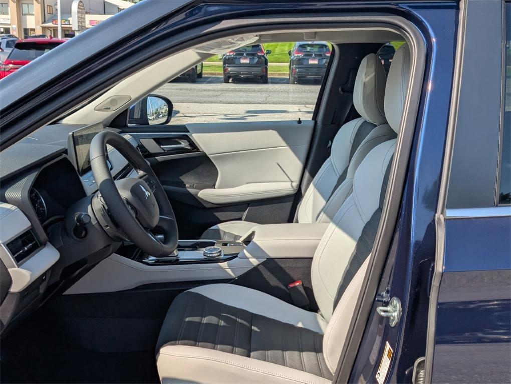 new 2025 Mitsubishi Outlander car, priced at $36,635