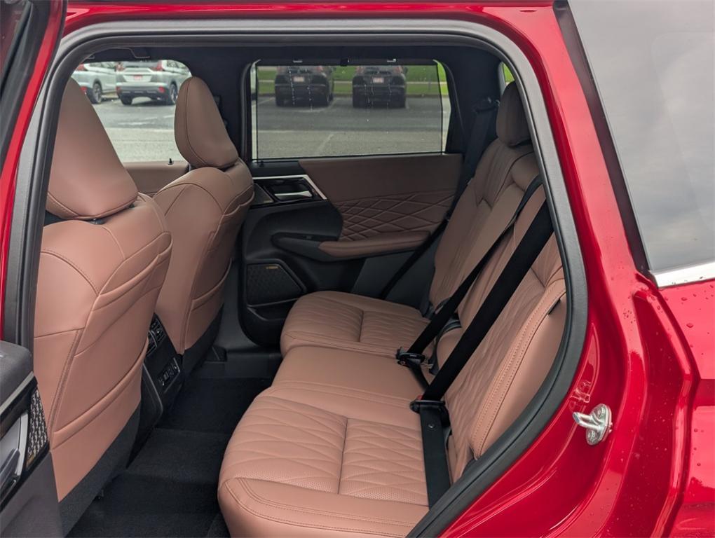 new 2025 Mitsubishi Outlander car, priced at $41,945