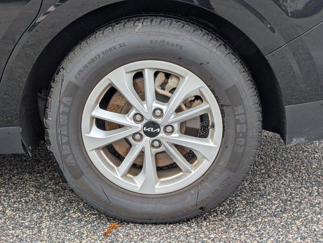 used 2024 Kia Carnival car, priced at $29,998