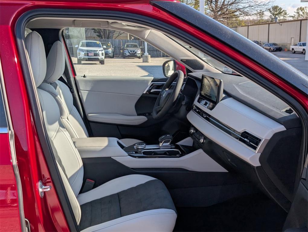 new 2025 Mitsubishi Outlander car, priced at $36,065