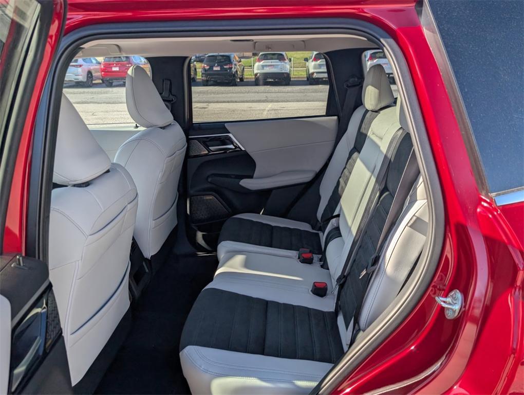 new 2025 Mitsubishi Outlander car, priced at $36,065