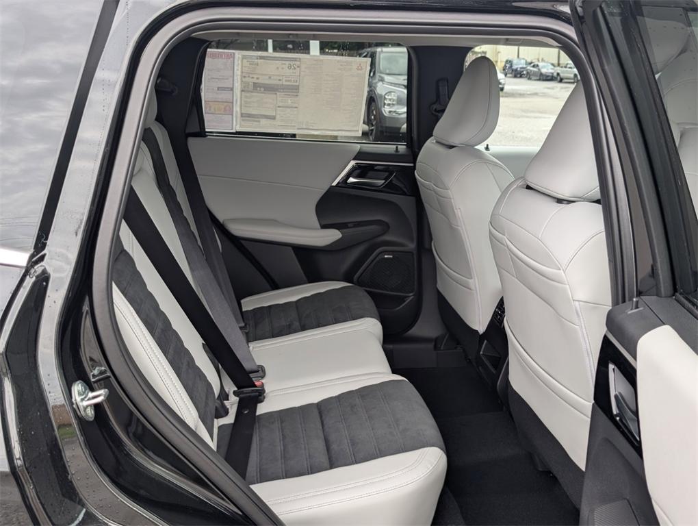 new 2025 Mitsubishi Outlander car, priced at $37,385
