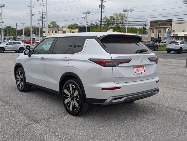 new 2025 Mitsubishi Outlander car, priced at $35,465