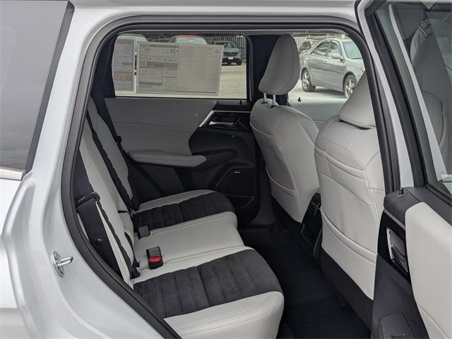 new 2025 Mitsubishi Outlander car, priced at $35,465