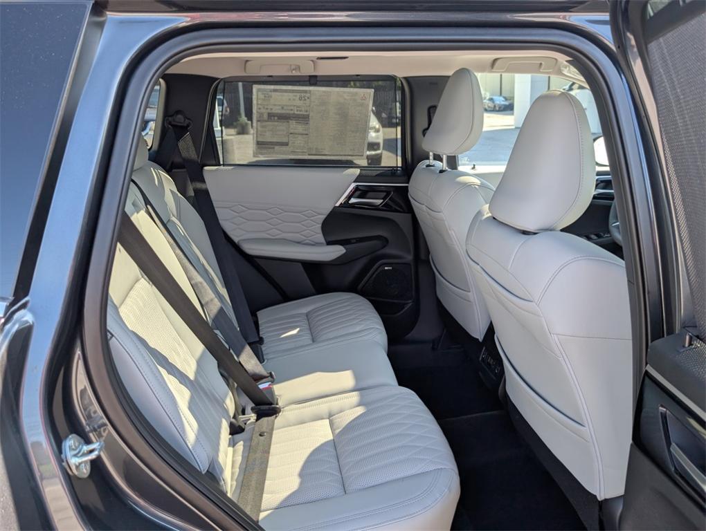 new 2025 Mitsubishi Outlander car, priced at $41,710