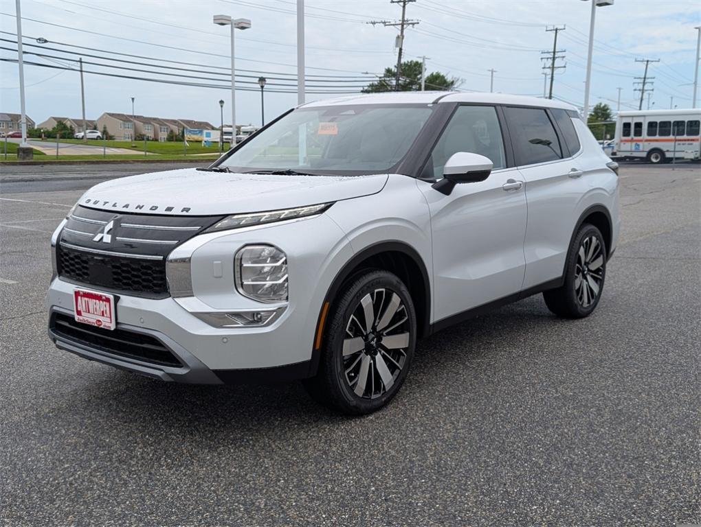 new 2025 Mitsubishi Outlander car, priced at $40,430