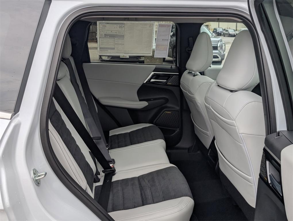 new 2025 Mitsubishi Outlander car, priced at $40,430