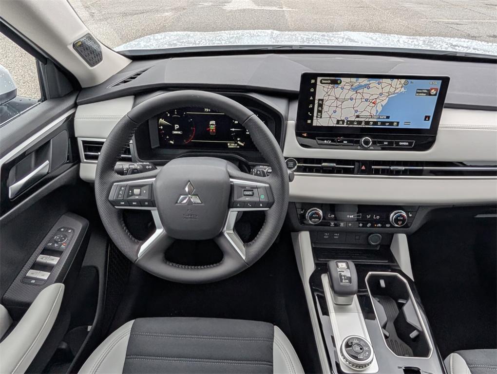 new 2025 Mitsubishi Outlander car, priced at $40,430
