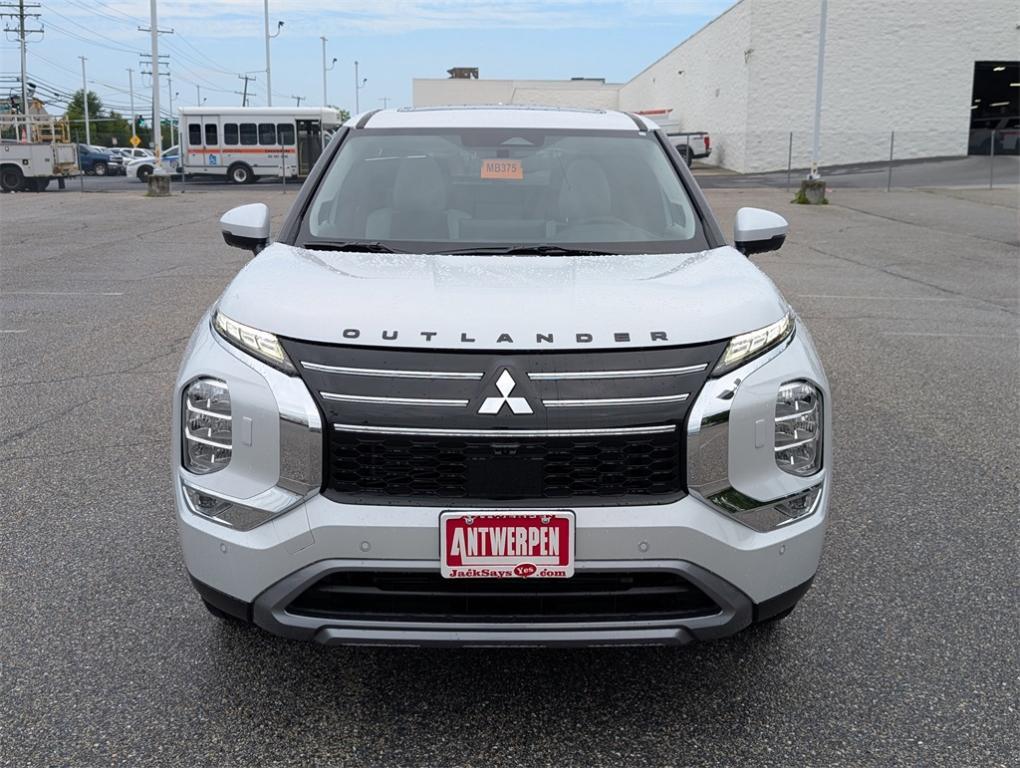new 2025 Mitsubishi Outlander car, priced at $40,430