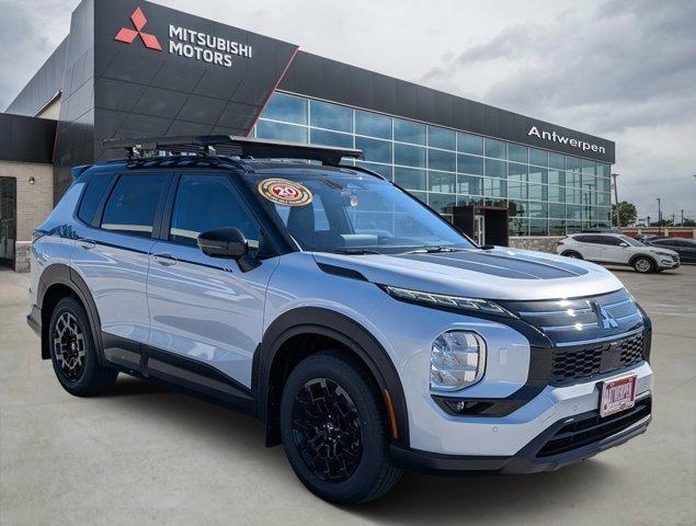 new 2025 Mitsubishi Outlander car