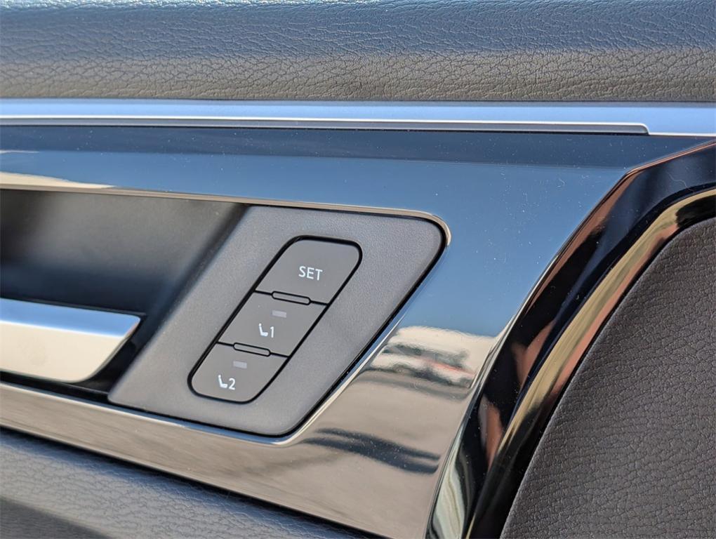 new 2025 Mitsubishi Outlander car, priced at $43,010