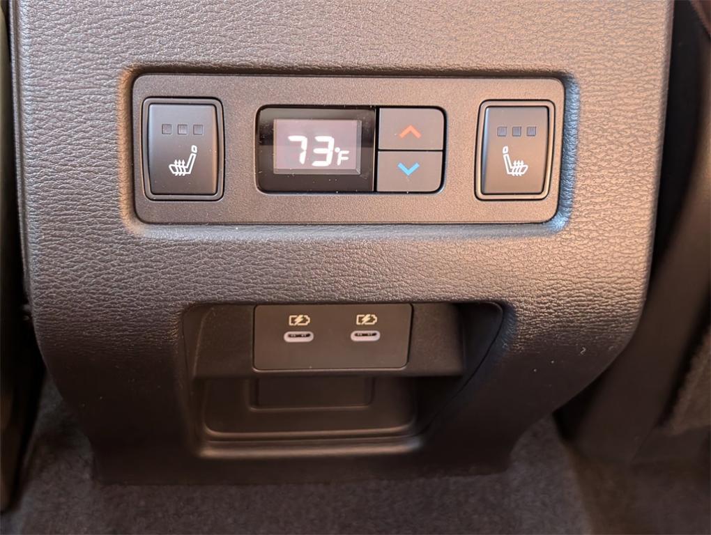new 2025 Mitsubishi Outlander car, priced at $43,010