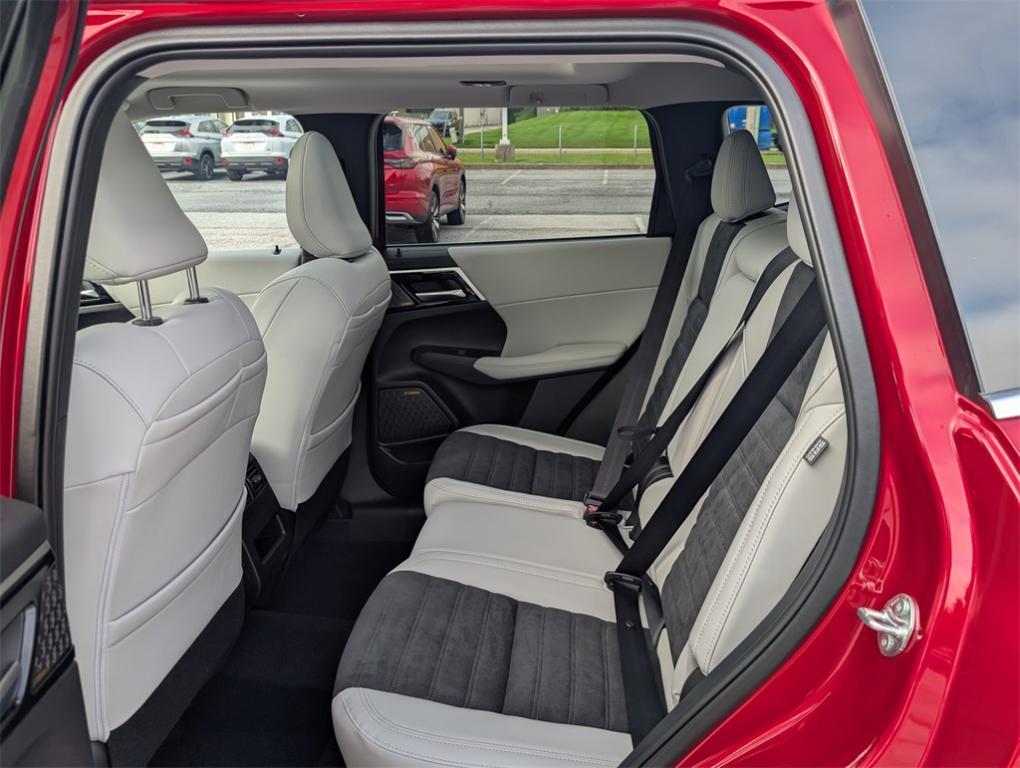 new 2025 Mitsubishi Outlander car, priced at $40,430