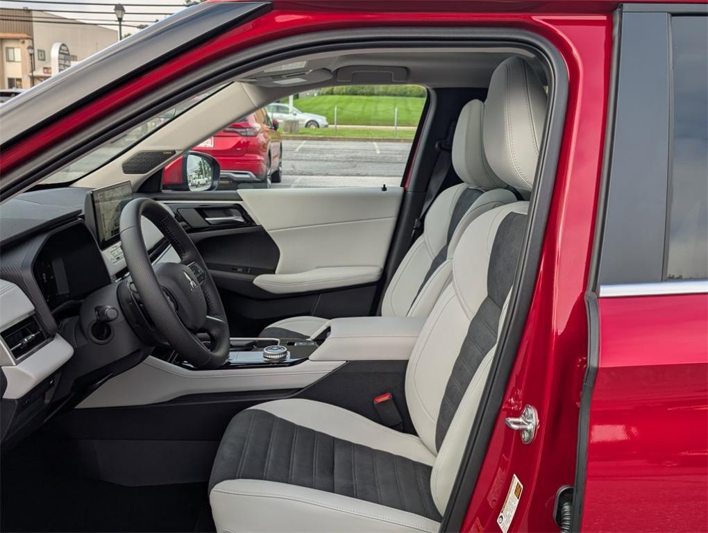 new 2025 Mitsubishi Outlander car, priced at $40,430