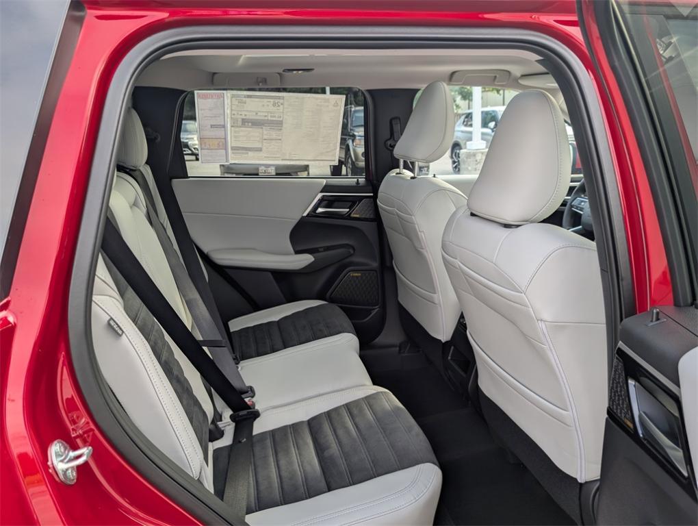 new 2025 Mitsubishi Outlander car, priced at $40,430
