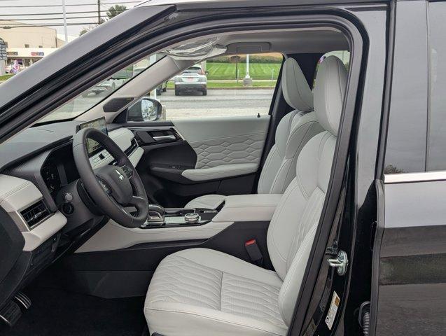new 2025 Mitsubishi Outlander car, priced at $45,590
