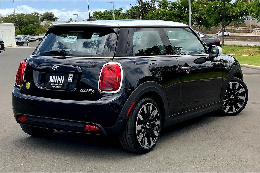 used 2024 MINI Hardtop car, priced at $27,295