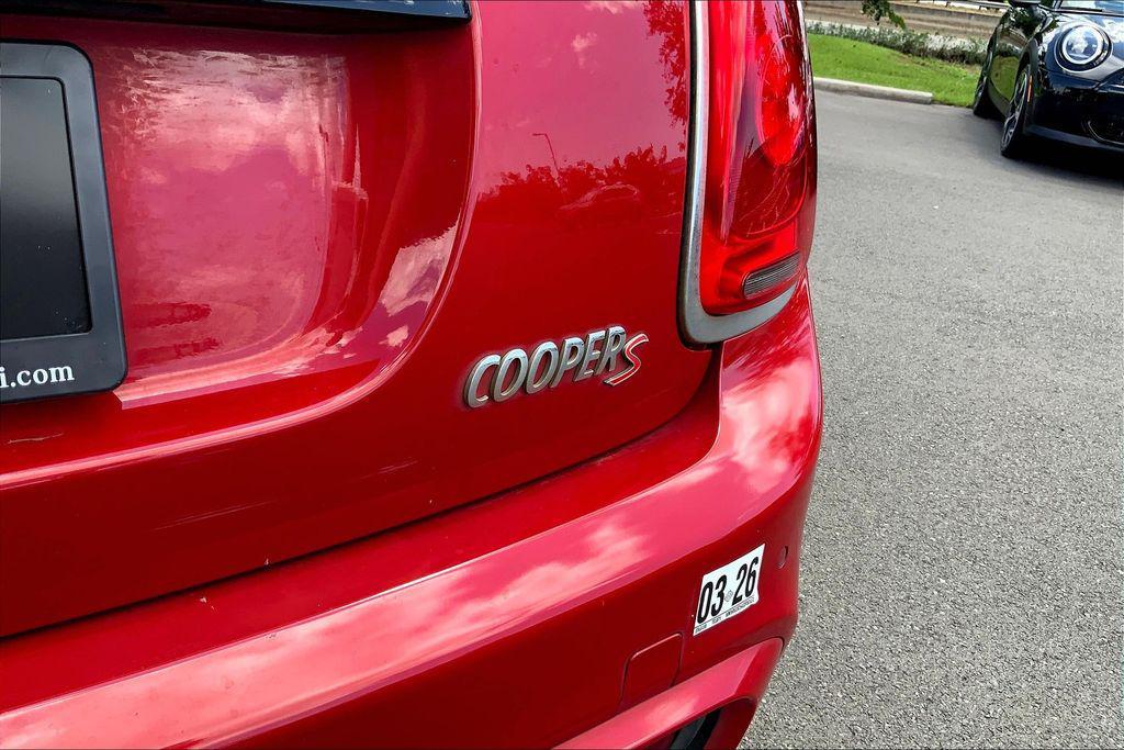used 2018 MINI Hardtop car, priced at $18,495