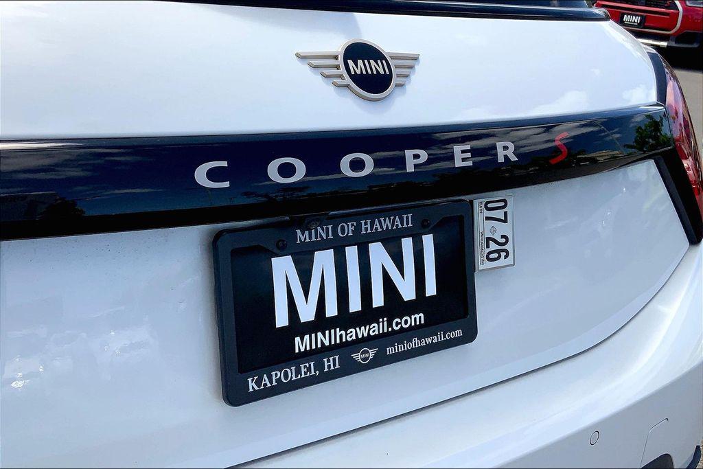 used 2025 MINI Hardtop car, priced at $32,495