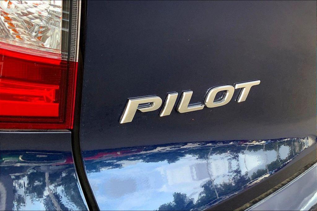 used 2022 Honda Pilot car, priced at $30,495