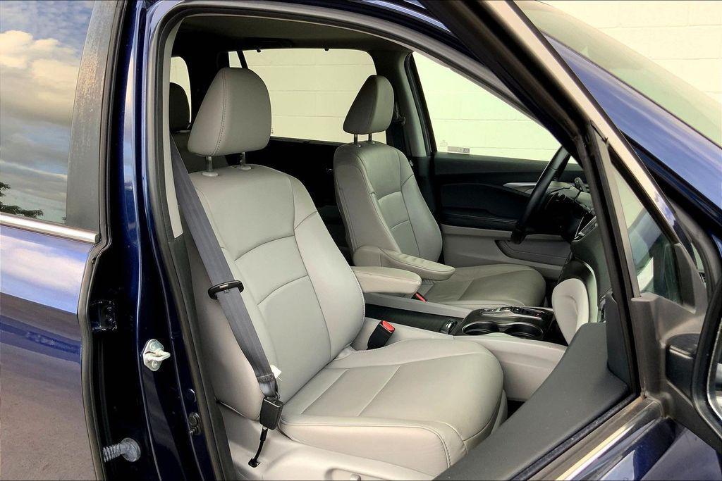 used 2022 Honda Pilot car, priced at $30,495