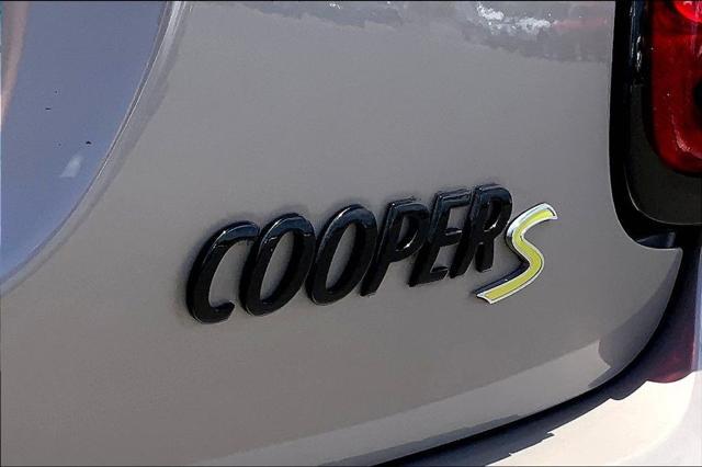 used 2022 MINI Hardtop car, priced at $22,495