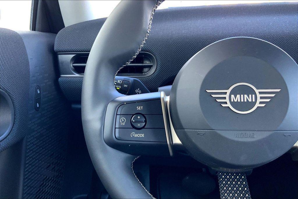 used 2025 MINI Hardtop car, priced at $29,995