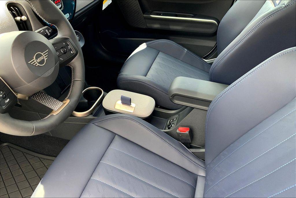new 2025 MINI Hardtop car, priced at $38,985