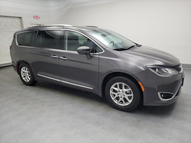 used 2020 Chrysler Pacifica car, priced at $15,495