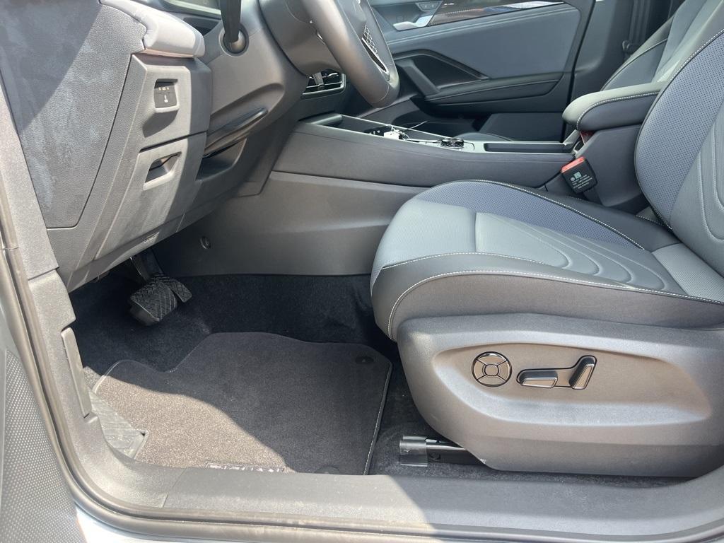 new 2025 Volkswagen Tiguan car, priced at $33,021