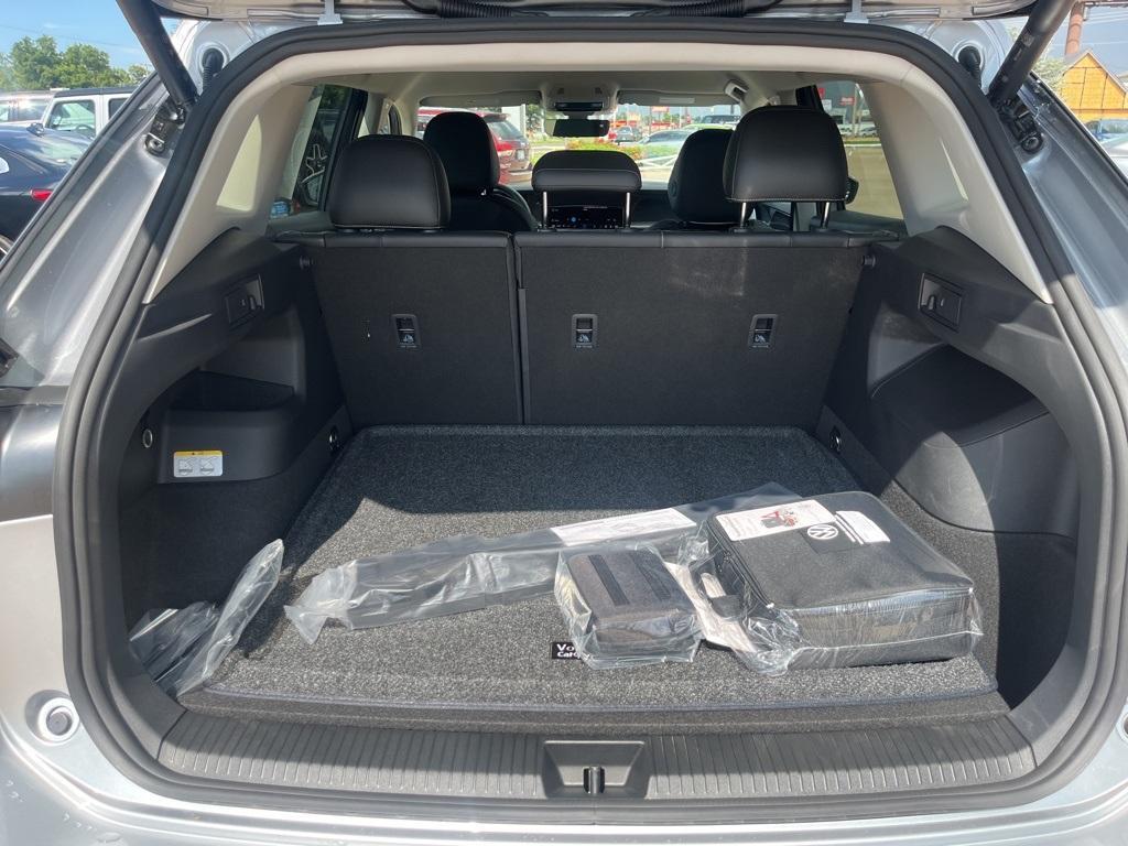 new 2025 Volkswagen Tiguan car, priced at $33,021