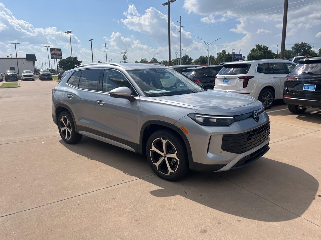 new 2025 Volkswagen Tiguan car, priced at $33,021