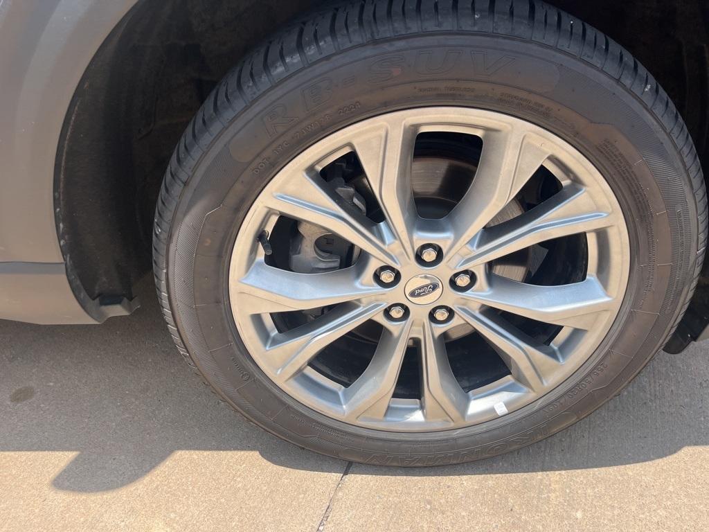 used 2024 Ford Explorer car, priced at $40,300