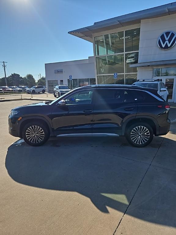 new 2025 Volkswagen Tiguan car, priced at $30,233