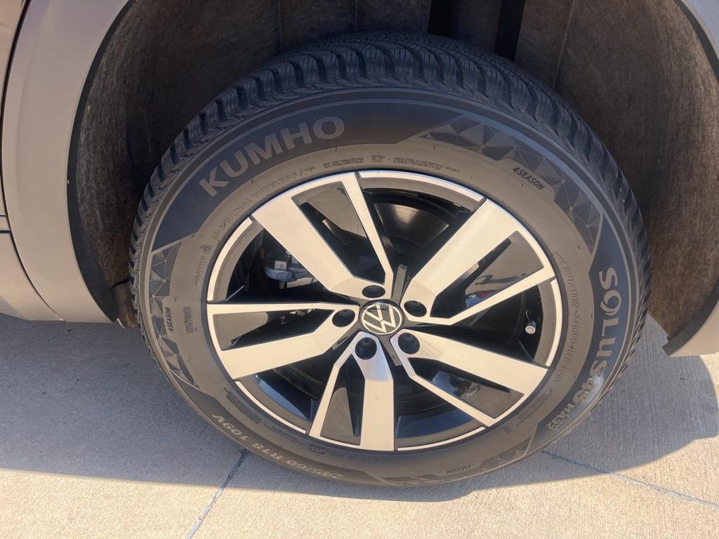 used 2023 Volkswagen Atlas car, priced at $24,999