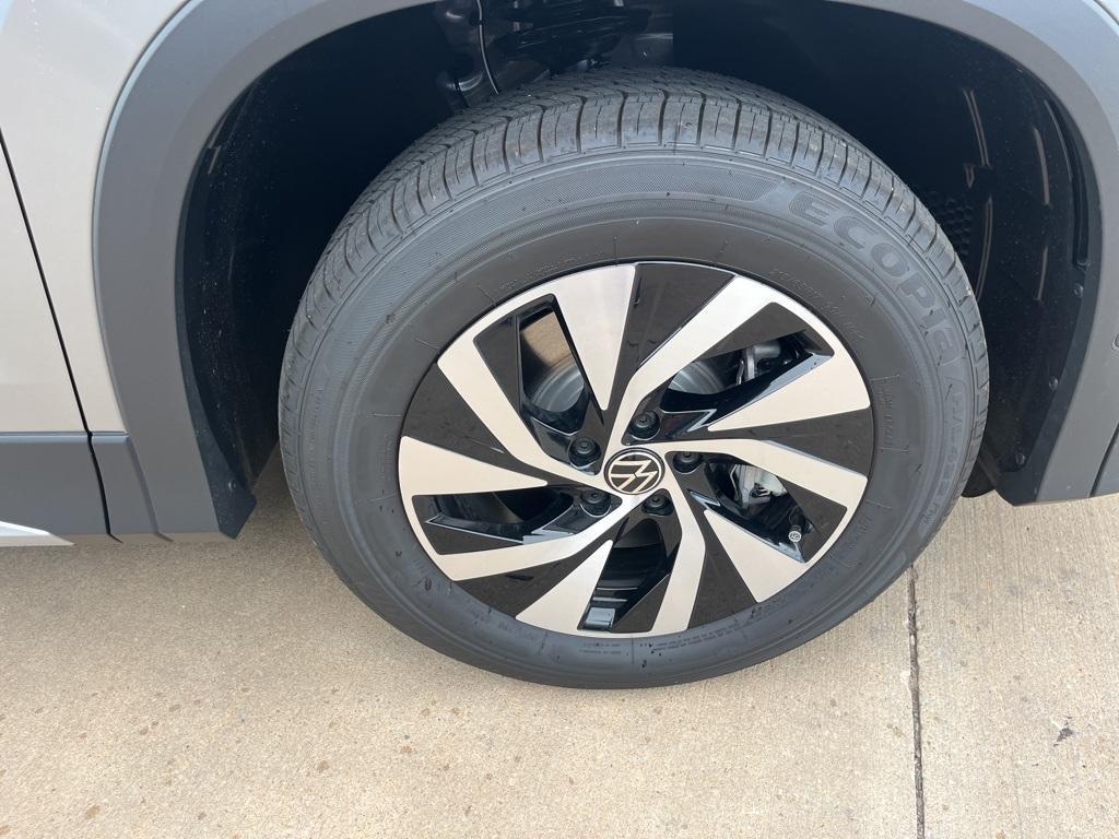 new 2025 Volkswagen Tiguan car, priced at $31,528