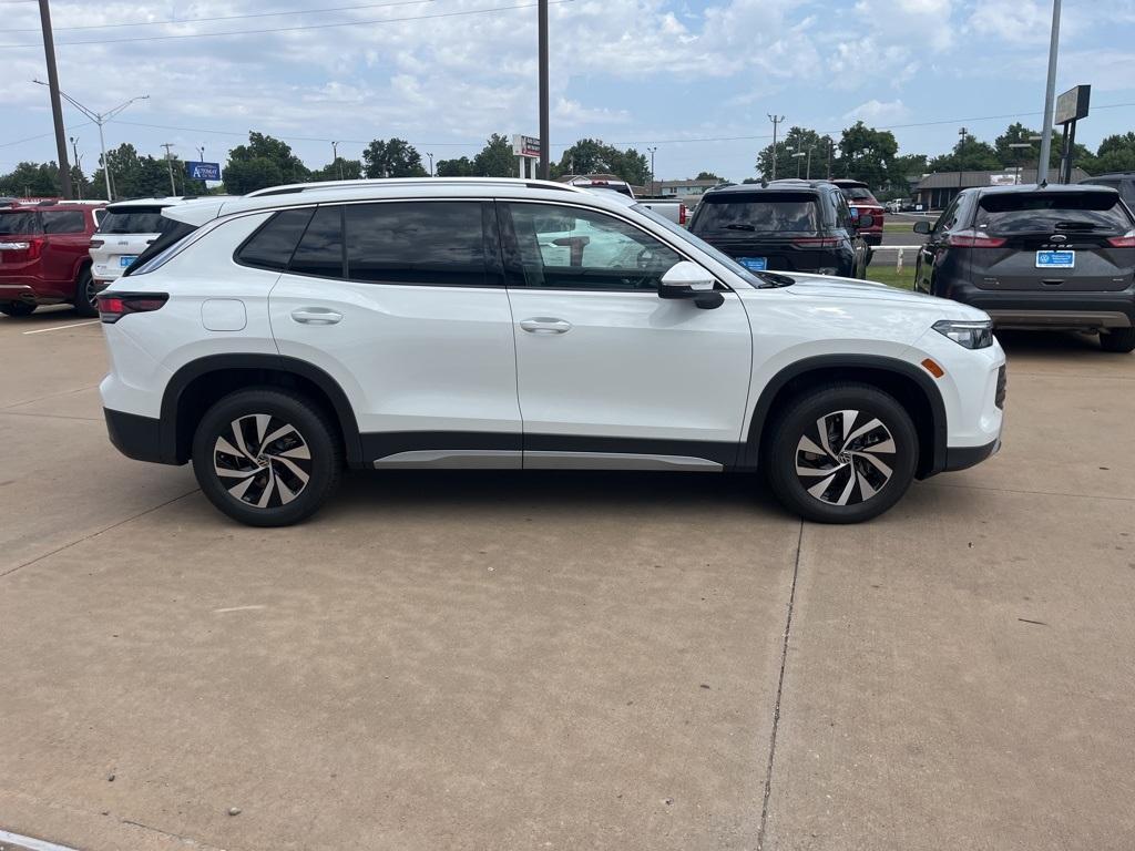 new 2025 Volkswagen Tiguan car, priced at $31,217