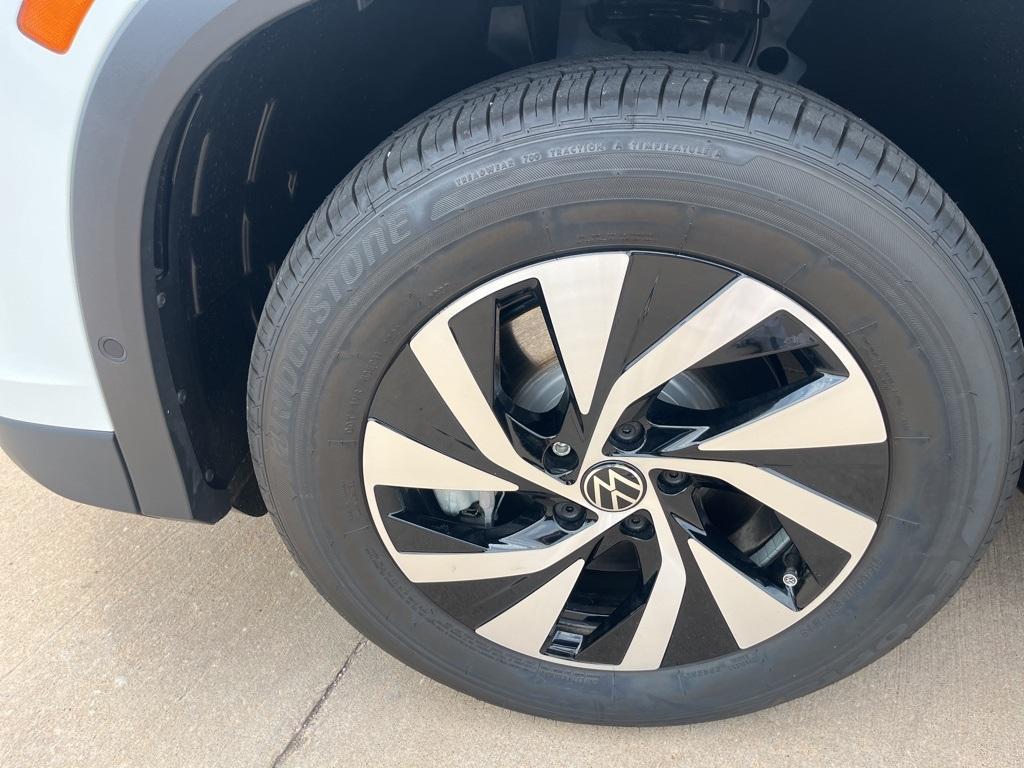 new 2025 Volkswagen Tiguan car, priced at $31,217