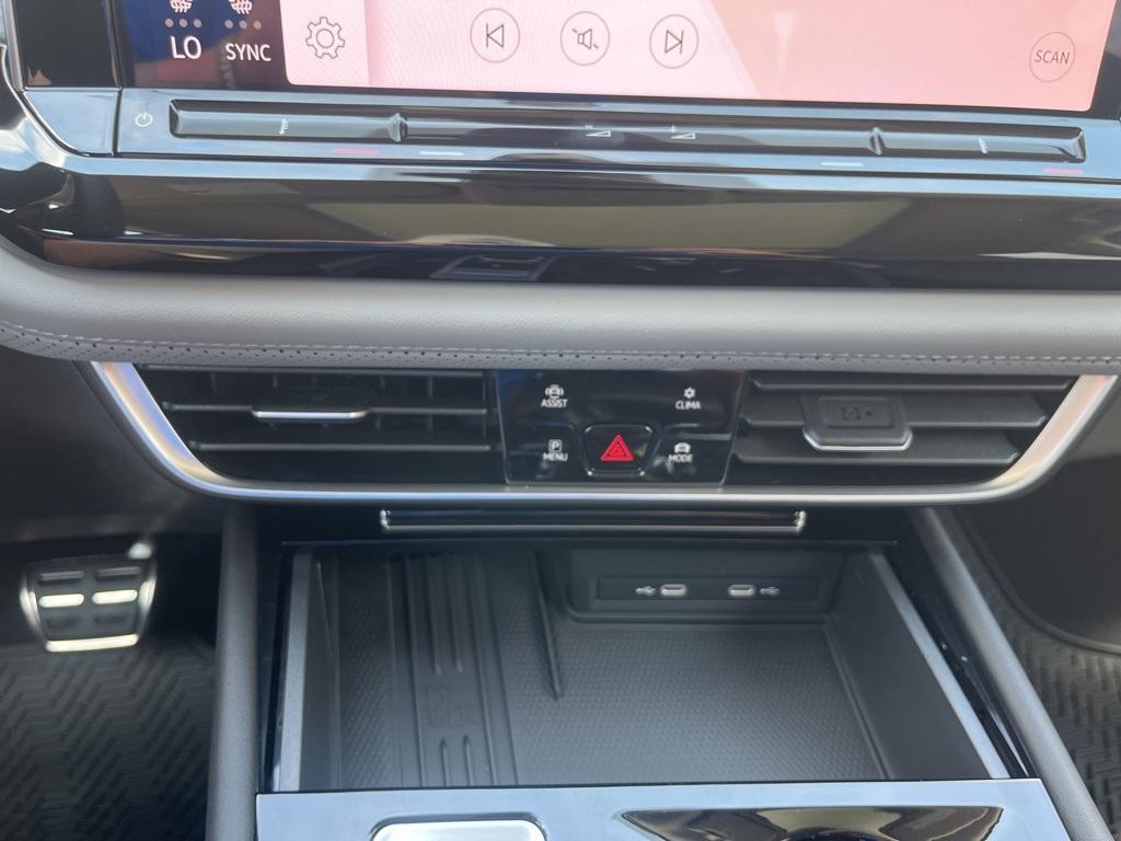 new 2025 Volkswagen Atlas car, priced at $48,691