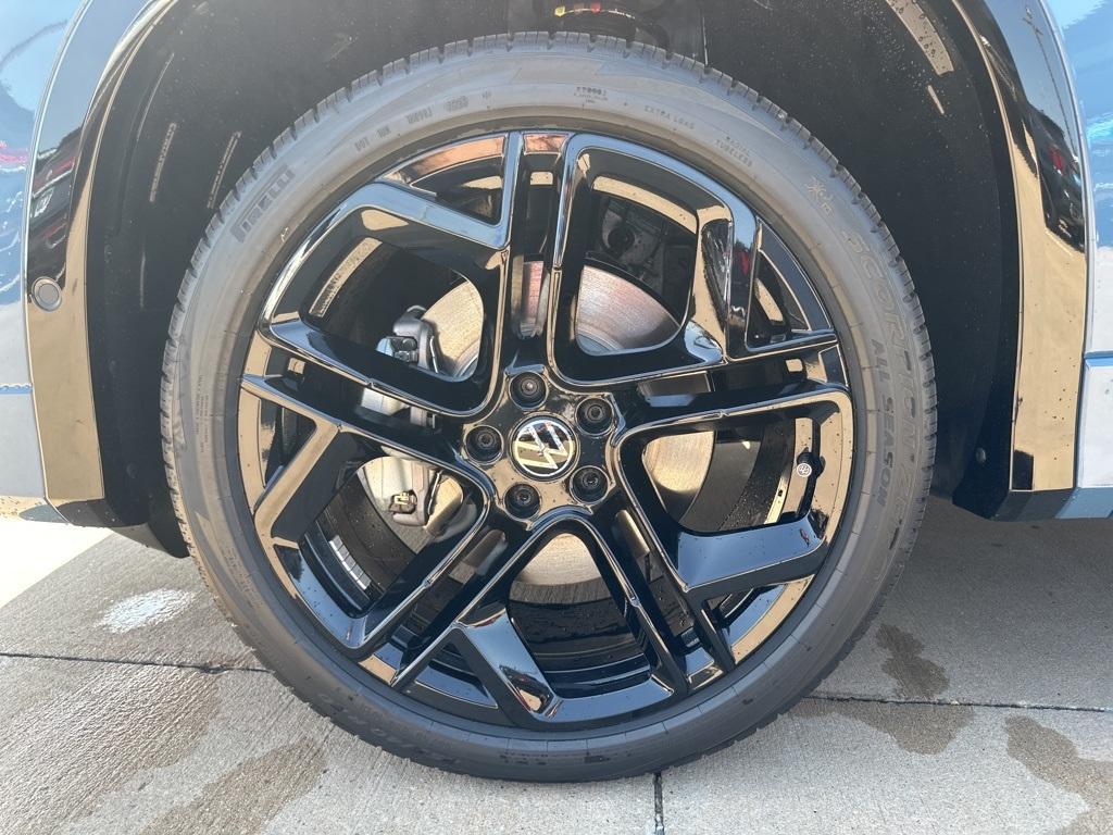 new 2025 Volkswagen Tiguan car, priced at $38,192