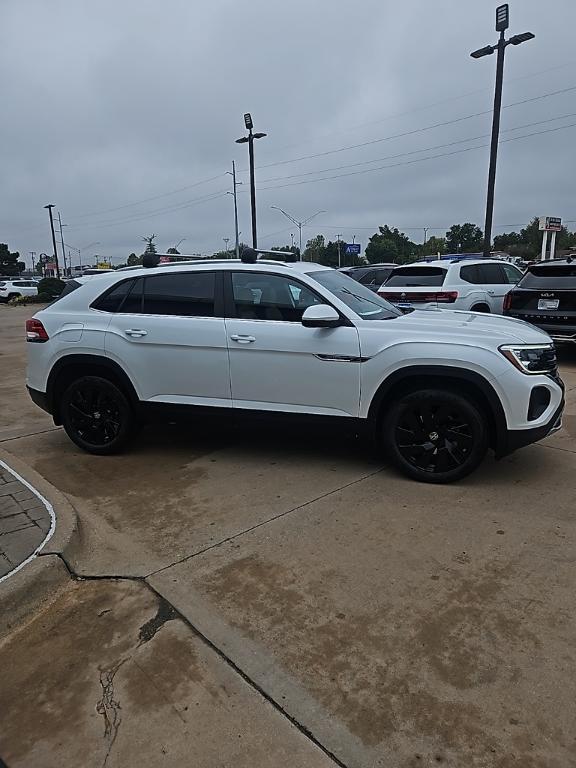 new 2026 Volkswagen Atlas Cross Sport car