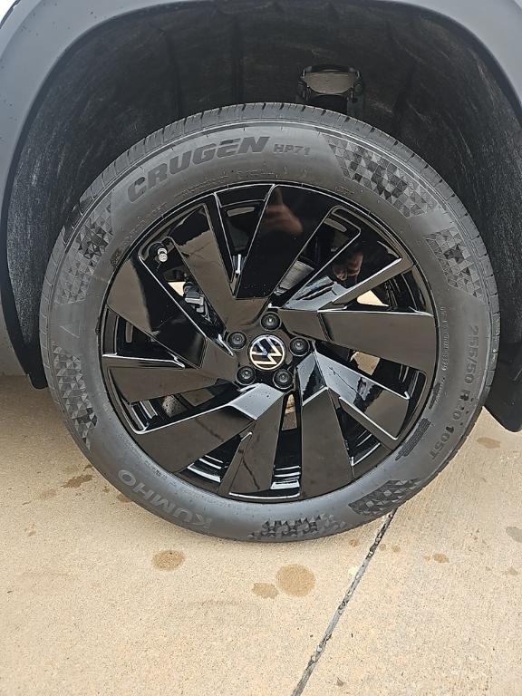 new 2026 Volkswagen Atlas Cross Sport car